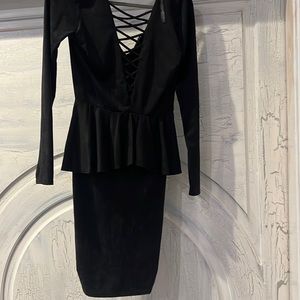 Bella NWT queen dress long sleeve black stretchy deep v cut